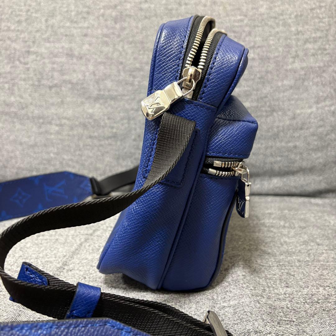 M30242 LOUIS VUITTON タイガラマ アウトドア メッセンジャー