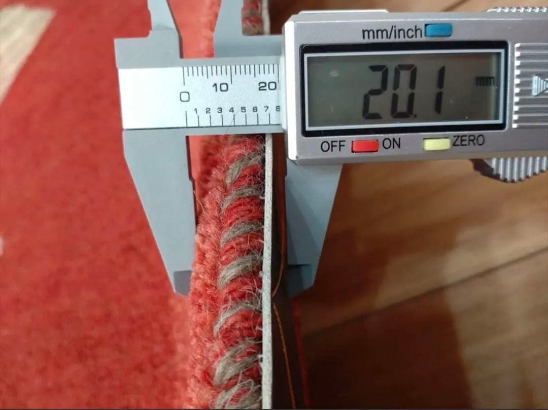 ペルシャ　アマレバフト　リビング　197×157 茜色　菱形　ノスタルジー