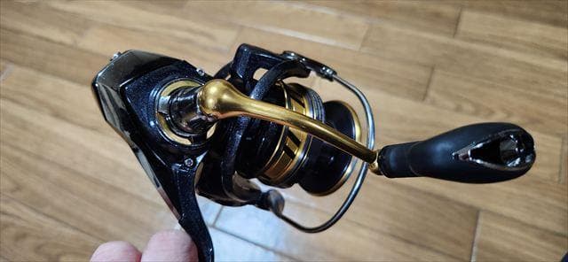 DAIWAダイワ_18LEGALISレガリスLT5000D-CXH