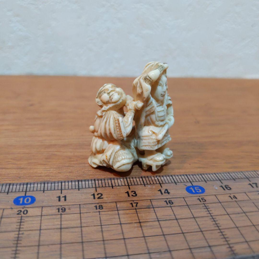 時代提げ物 人物根付 天然素材 【牛若丸と弁慶】高さ約3.5cm 重さ約13ｇ