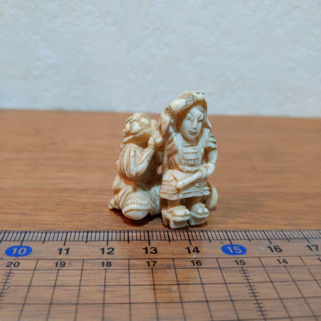 時代提げ物 人物根付 天然素材 【牛若丸と弁慶】高さ約3.5cm 重さ約13ｇ