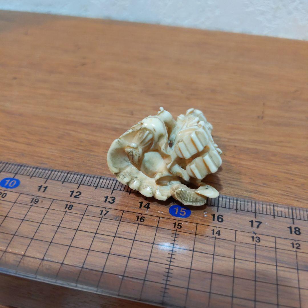 時代提げ物 人物根付 天然素材 【牛若丸と弁慶】高さ約3.5cm 重さ約13ｇ