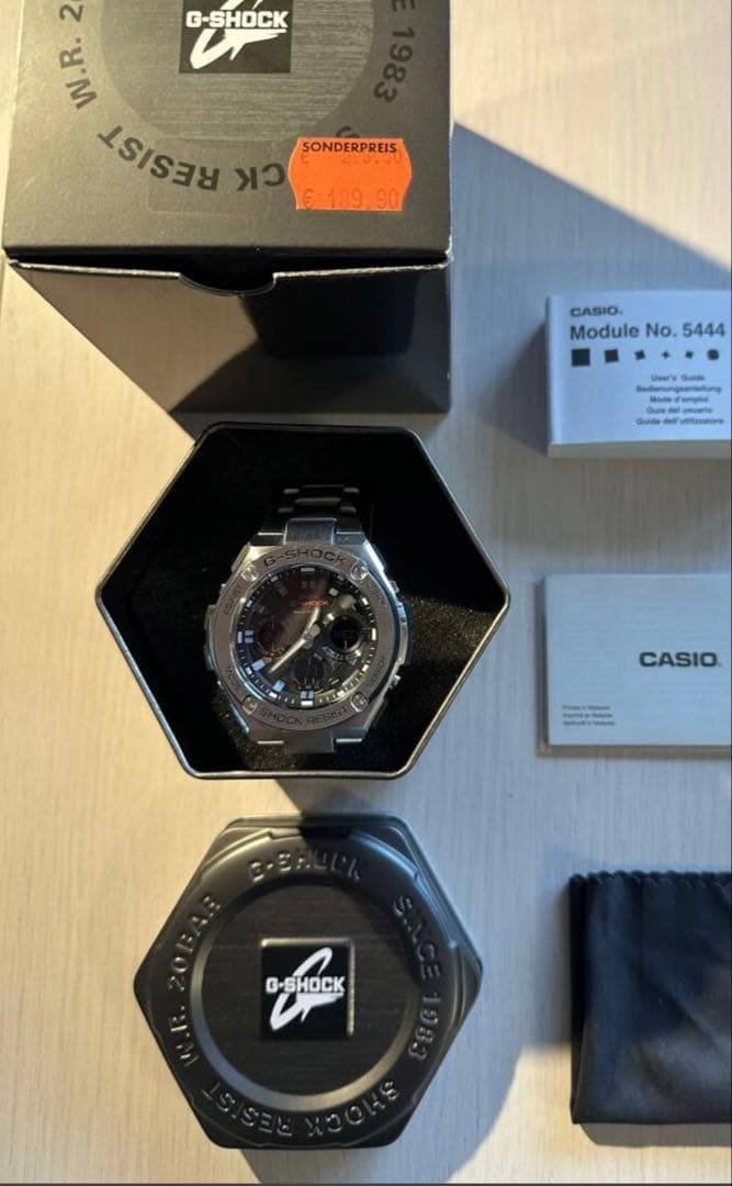 G-SHOCK ・GST-W110D-1AER・電波ソーラー 時計