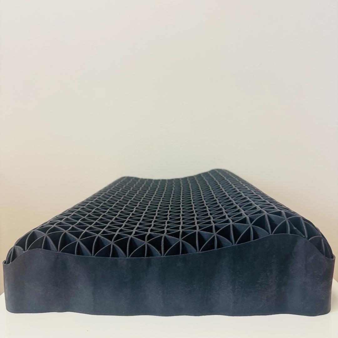 【中古品】ヒツジのいらない枕 至極　枕カバー付き