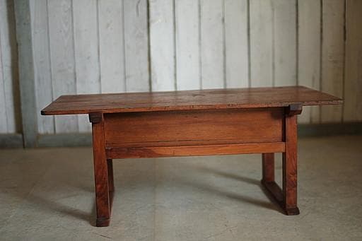 小ぶりな木製の机　小引き出し2杯　サイドテーブル　作業台　文机　古家具　古民家