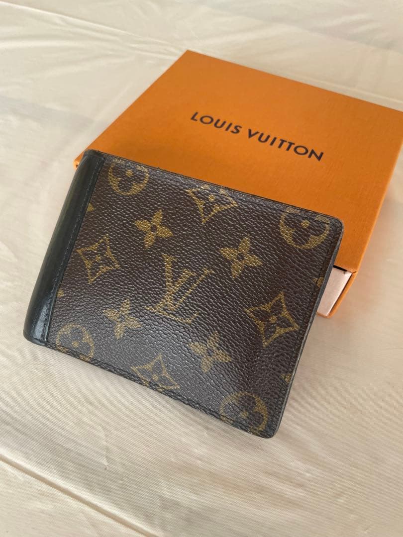ルイヴィトン モノグラム マカサーポルトフォイユミンドロ 二つ折り財布