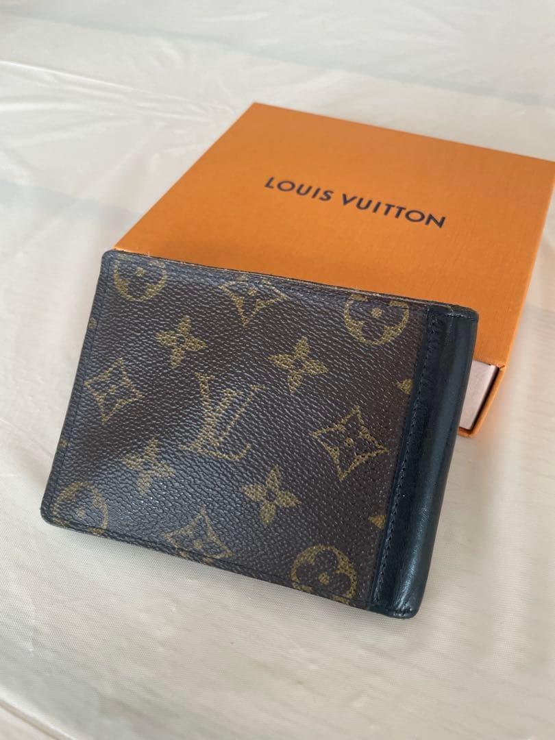 ルイヴィトン モノグラム マカサーポルトフォイユミンドロ 二つ折り財布