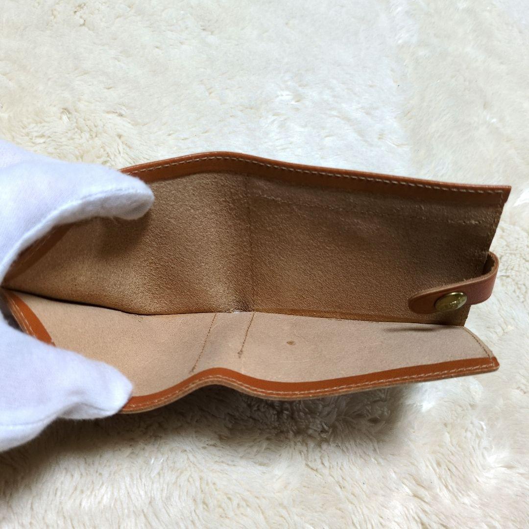 イルビゾンテ　IL BISONTE　二つ折り財布