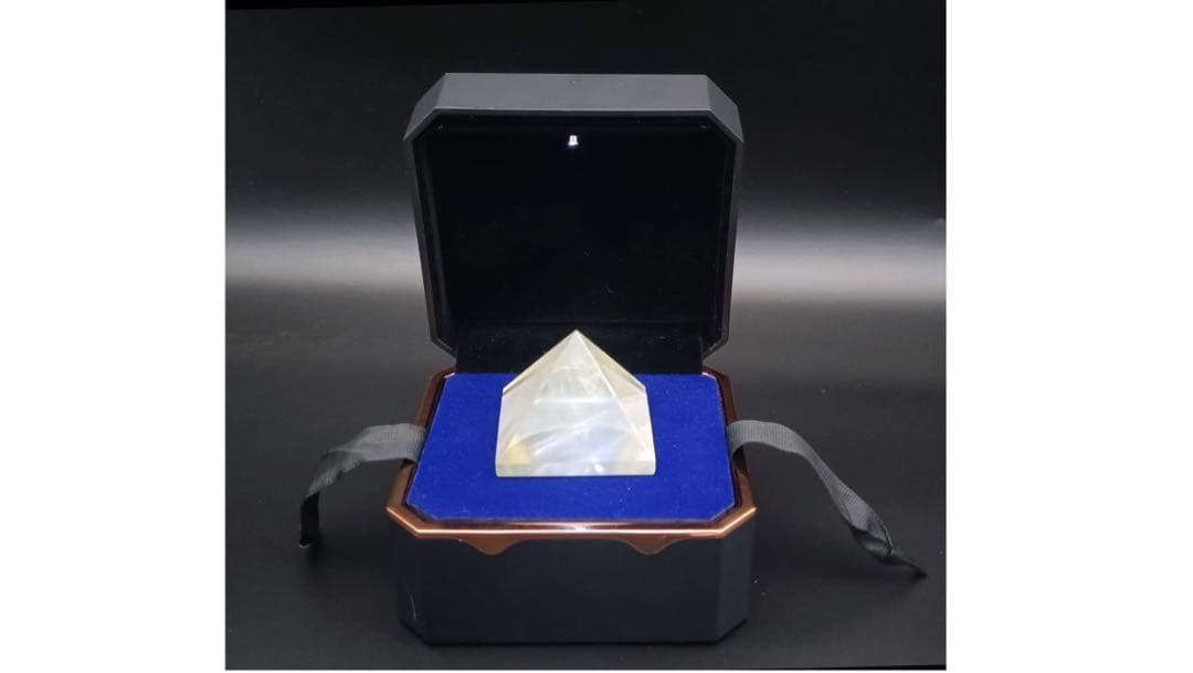 天然水晶（レモンシトリン）　５cmピラミッド