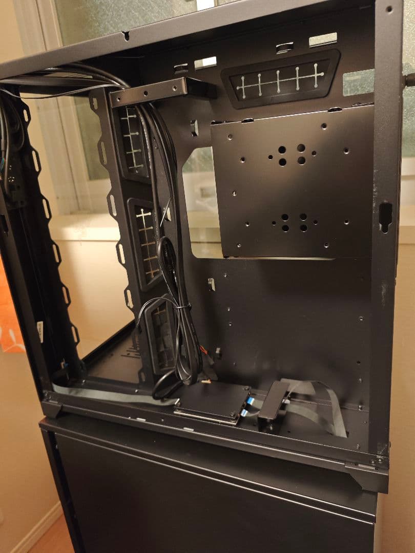 Razerファン必見 Lianli O11 Razer +ファン9個+RGBコン