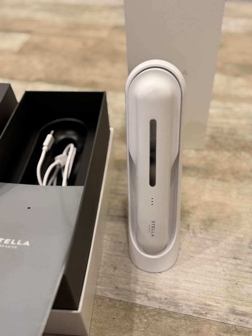 STELLA BEAUTE レーザー&EMS リフトブラシ PRO