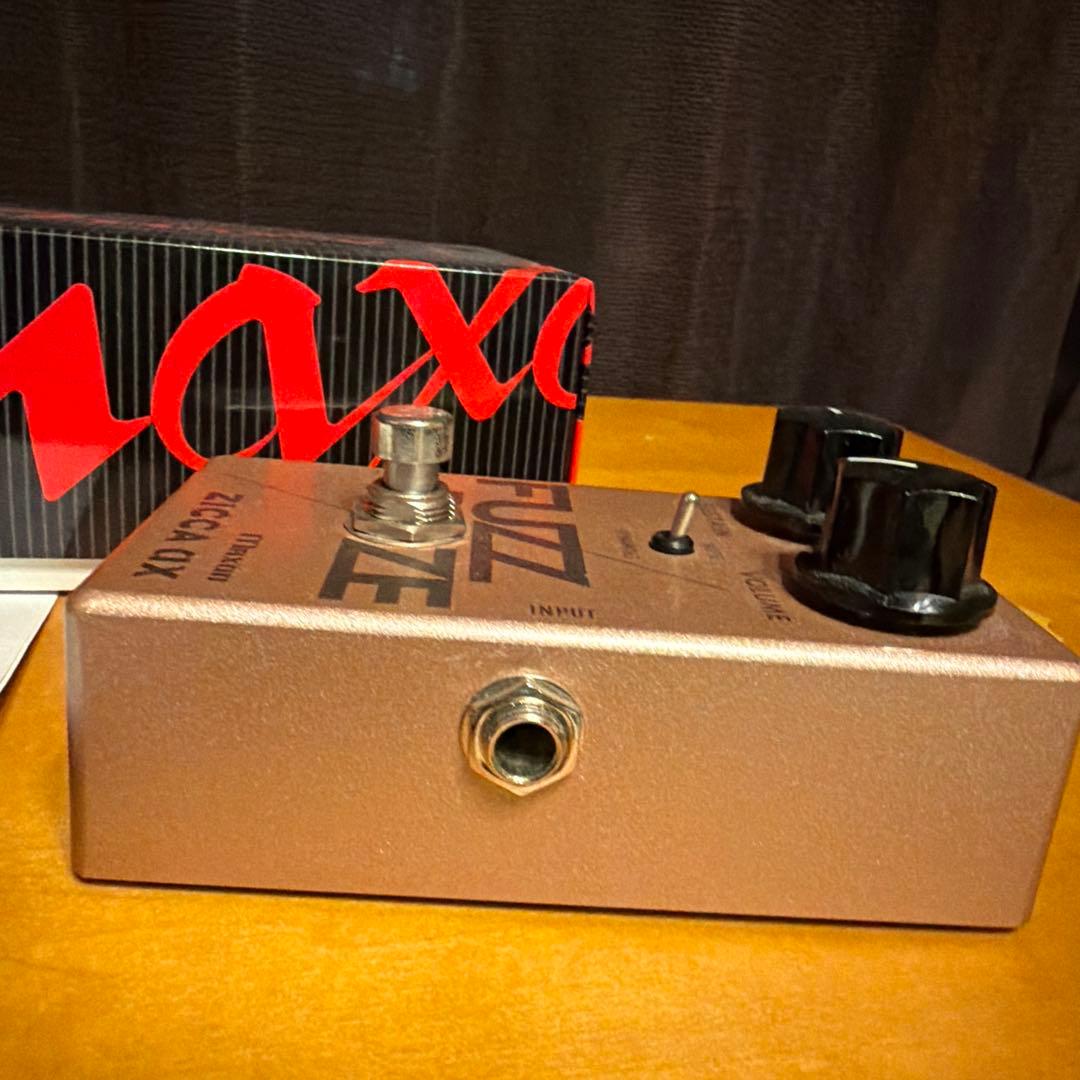【美品、希少】Maxon ZICCA ax FUZZ ROZE ファズ