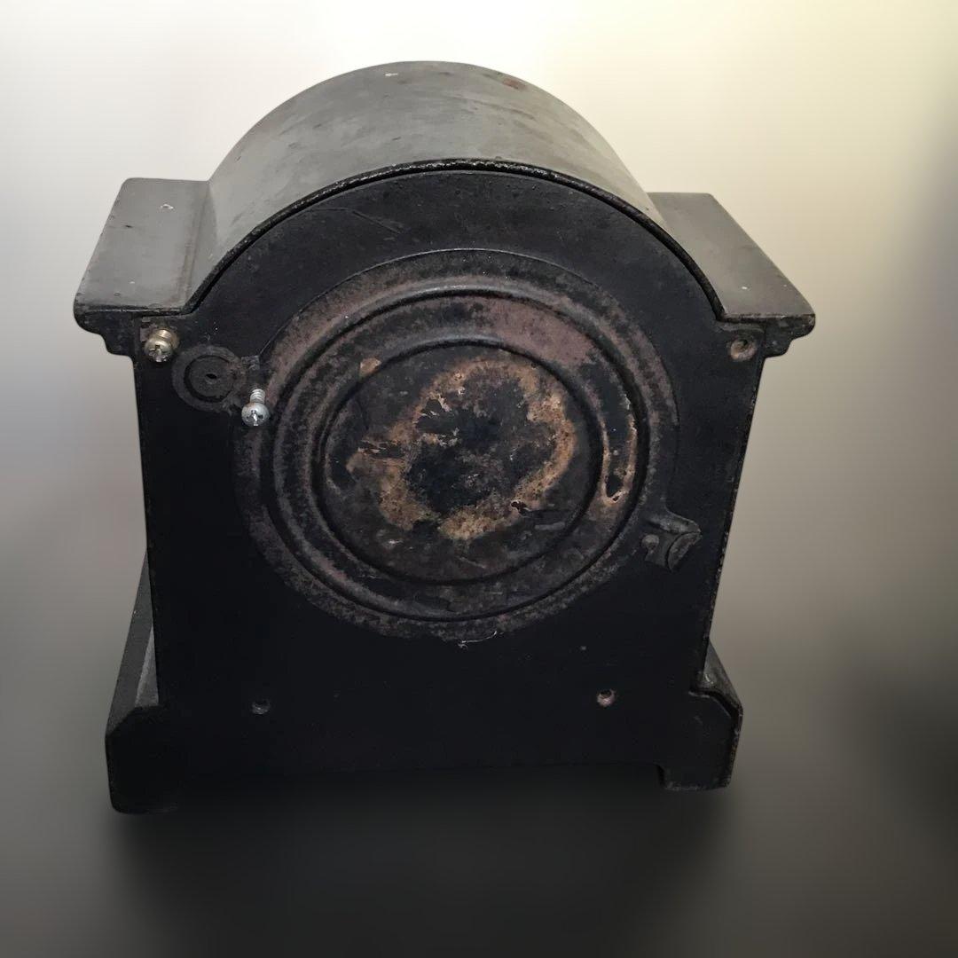 アーチ型ローマ数字置時計　骨董品　アンティーク　鉄製　古時計　置時計