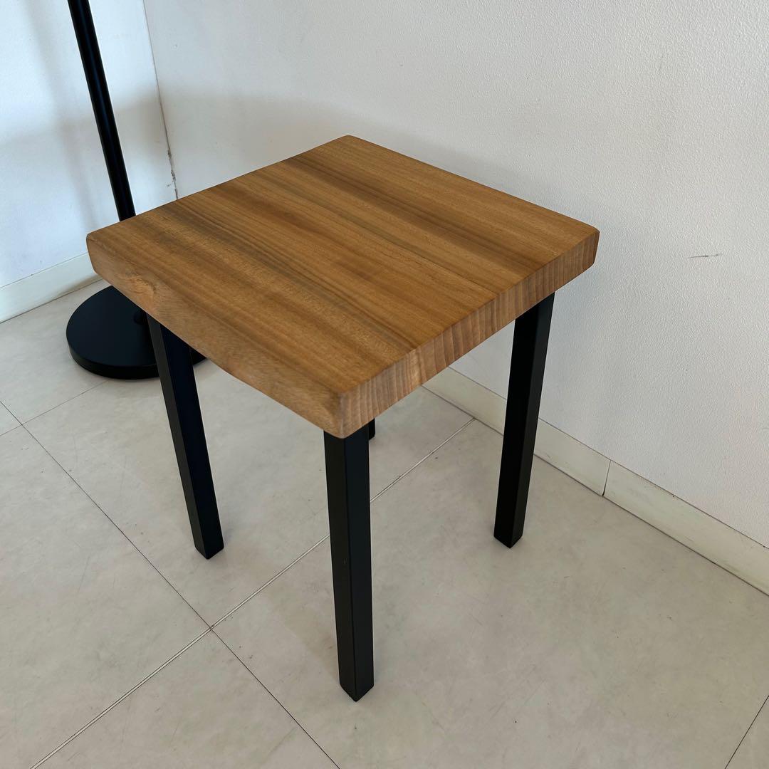 新品☆腰掛け スツール 楠無垢 ナイトテーブル アイアン 花台 電話台 補助椅子