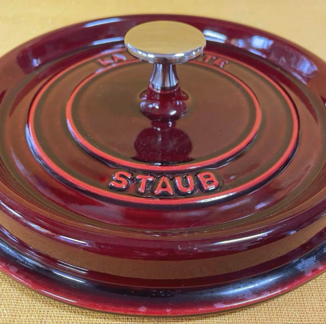 ストウブが美しすぎて‼️早い者勝ち‼️ グレナディン レッド 22cm 両手鍋