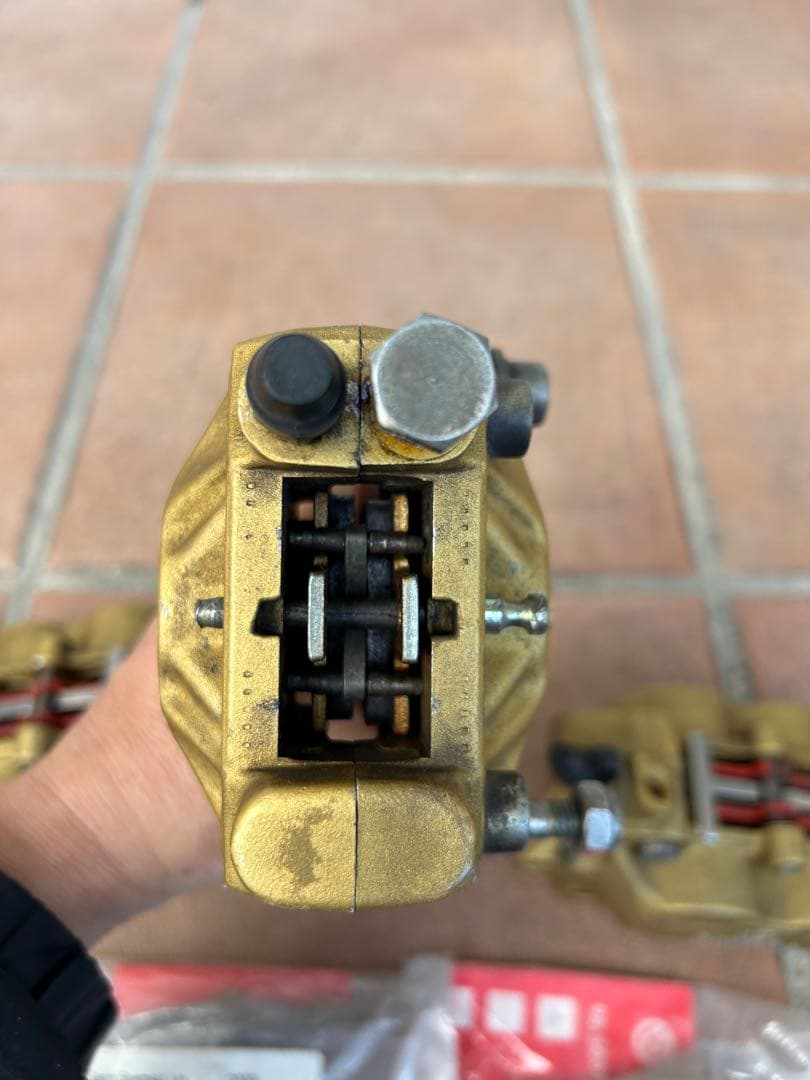 Brembo ブレーキキャリパー 3個セット ゴールド