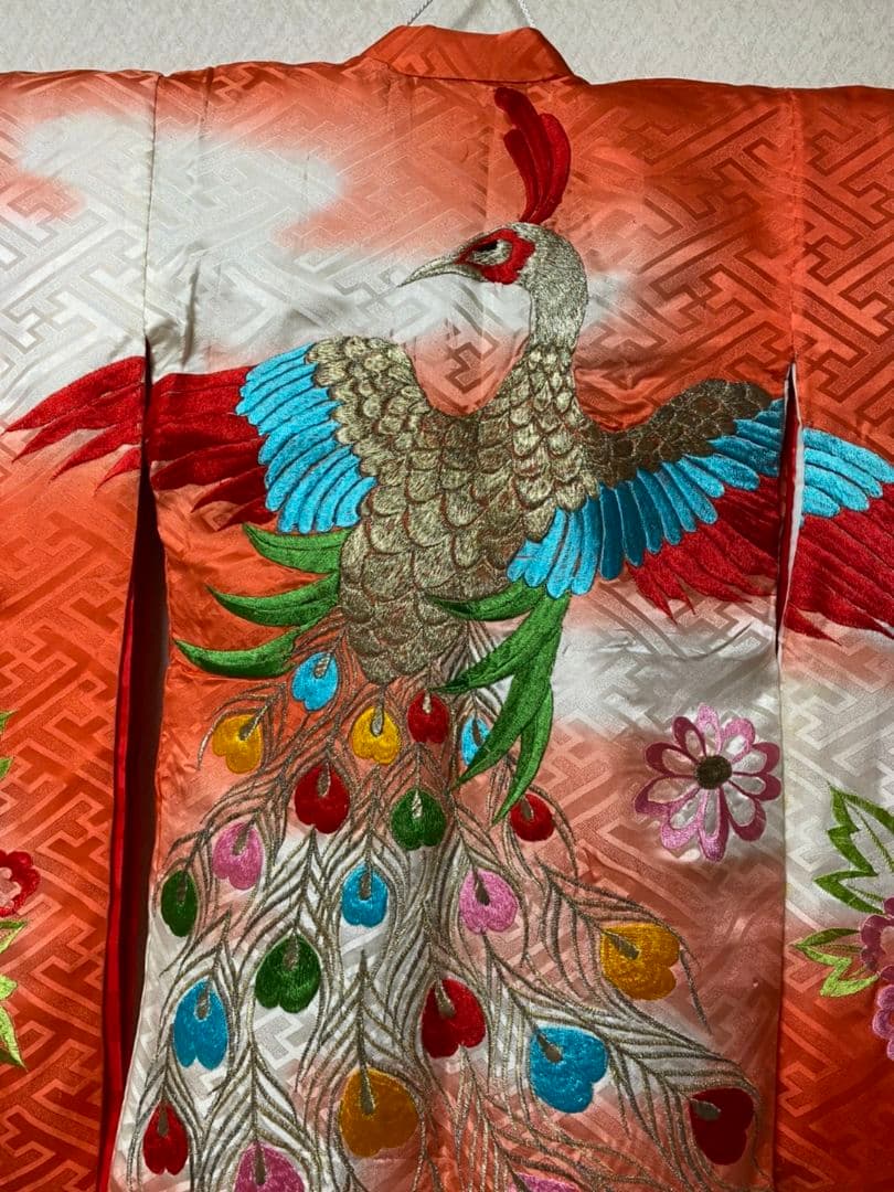 No.82豪華金糸刺繍正絹七五三子供着物着丈95センチ裄丈45.5センチ