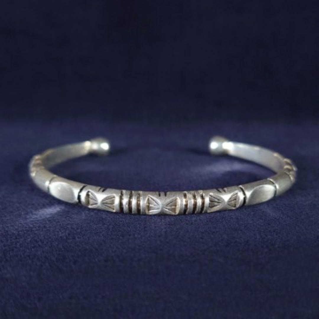 【モロッコ直輸入】トゥアレグ族 高純度シルバーバングル