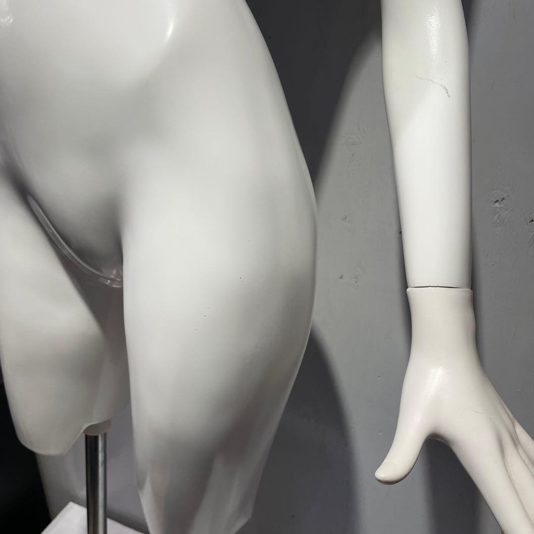 店舗用レディース足なしトルソー（マネキン）足なし　ショップ 一点もの