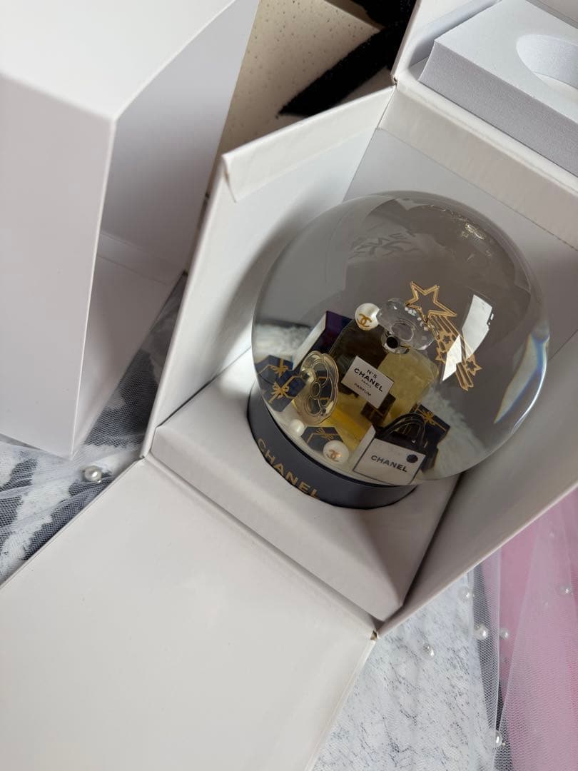 シャネル　CHANEL スノードーム　2025年 ホリデー限定 ビューティー