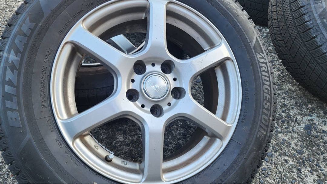 16インチ スタッドレスタイヤ