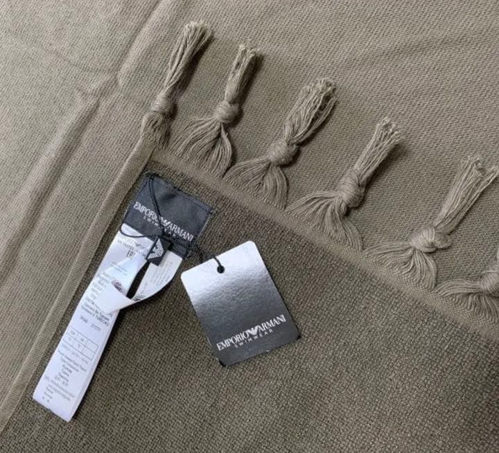 A-3. EMPORIO ARMANI マルチに使える大判バスタオル