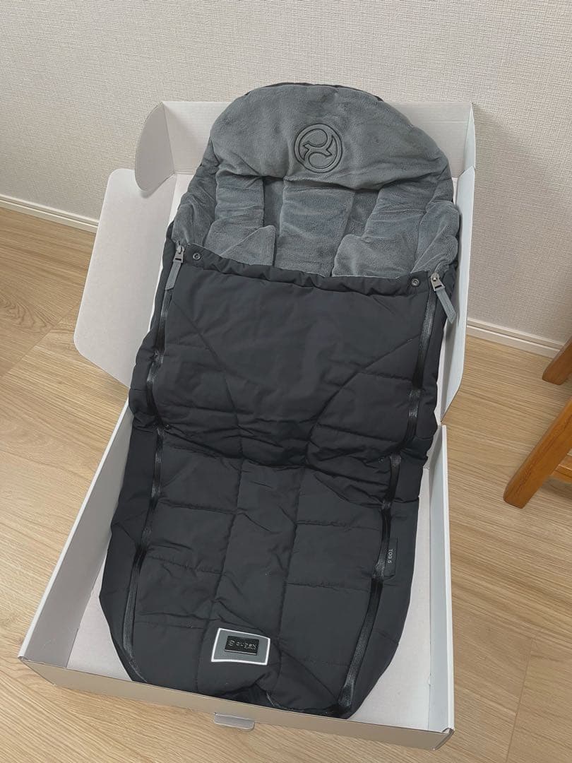 サイベックス　プラチナム　フットマフ (Cybex Platinum)
