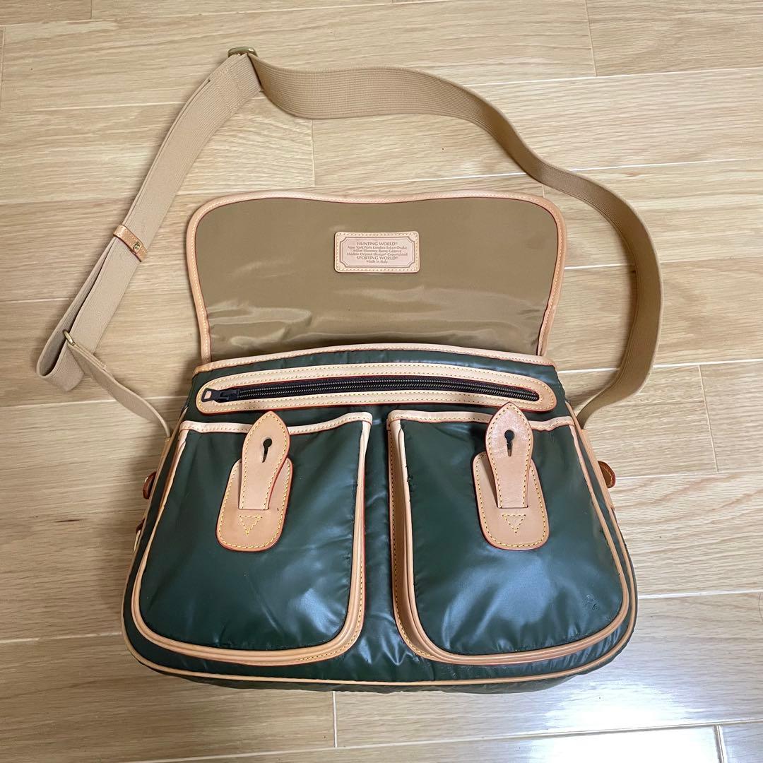 美品 ハンティングワールド メッセンジャーバッグ バチュークロス A4収納可能