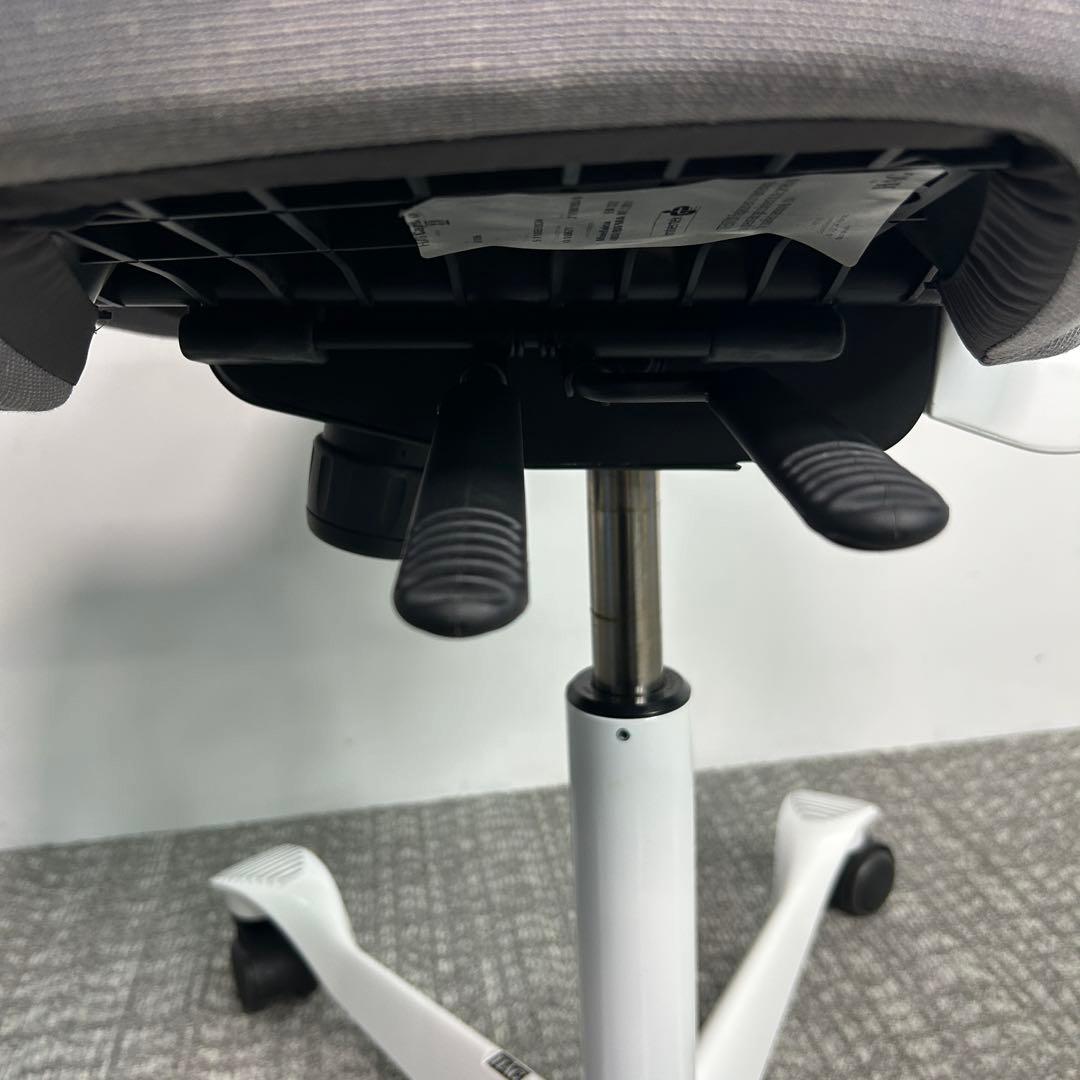 【E】オフィスチェア HAG Capisco ホーグ カピスコ 布張 グレー