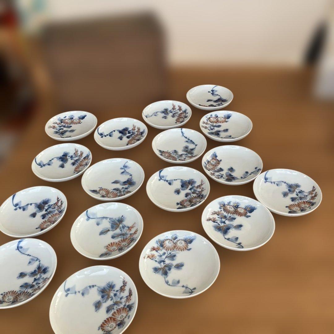 江戸後期　染付菊紋皿17客 箱付き　2枚欠け