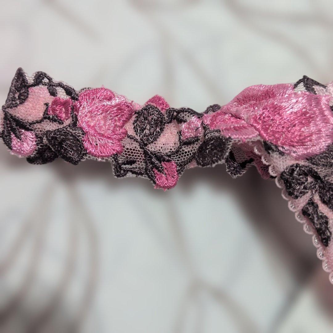 サルート　ピンク 花柄　ブラC85TバックLガーターベルトM3セット　色移りあり