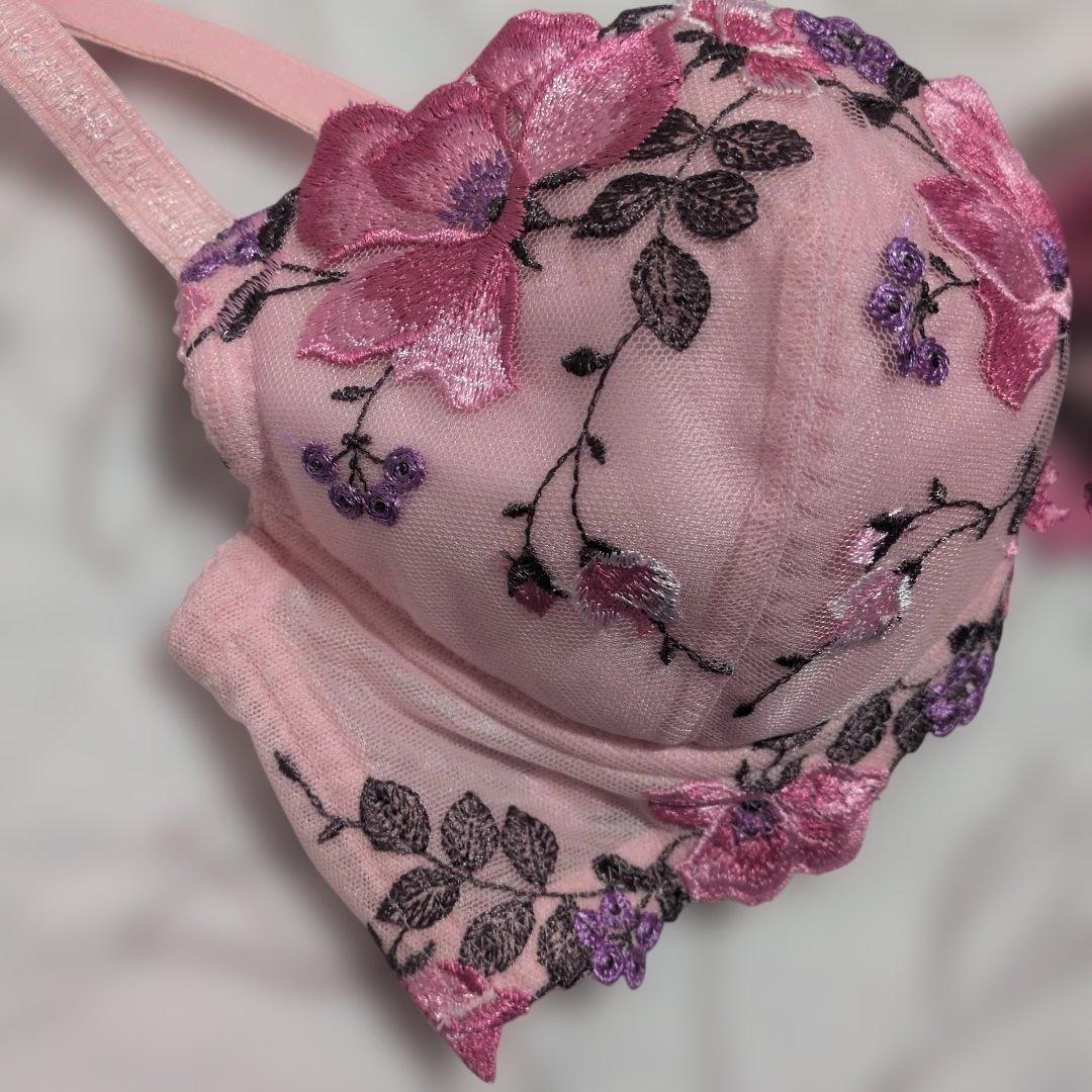 サルート　ピンク 花柄　ブラC85TバックLガーターベルトM3セット　色移りあり