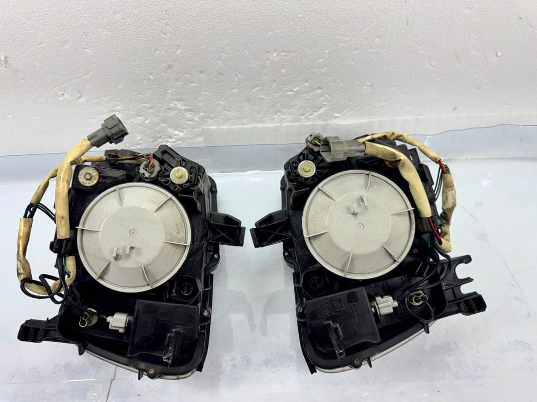 日産 ステージア M35 後期 純正HID ヘッドライト 左右