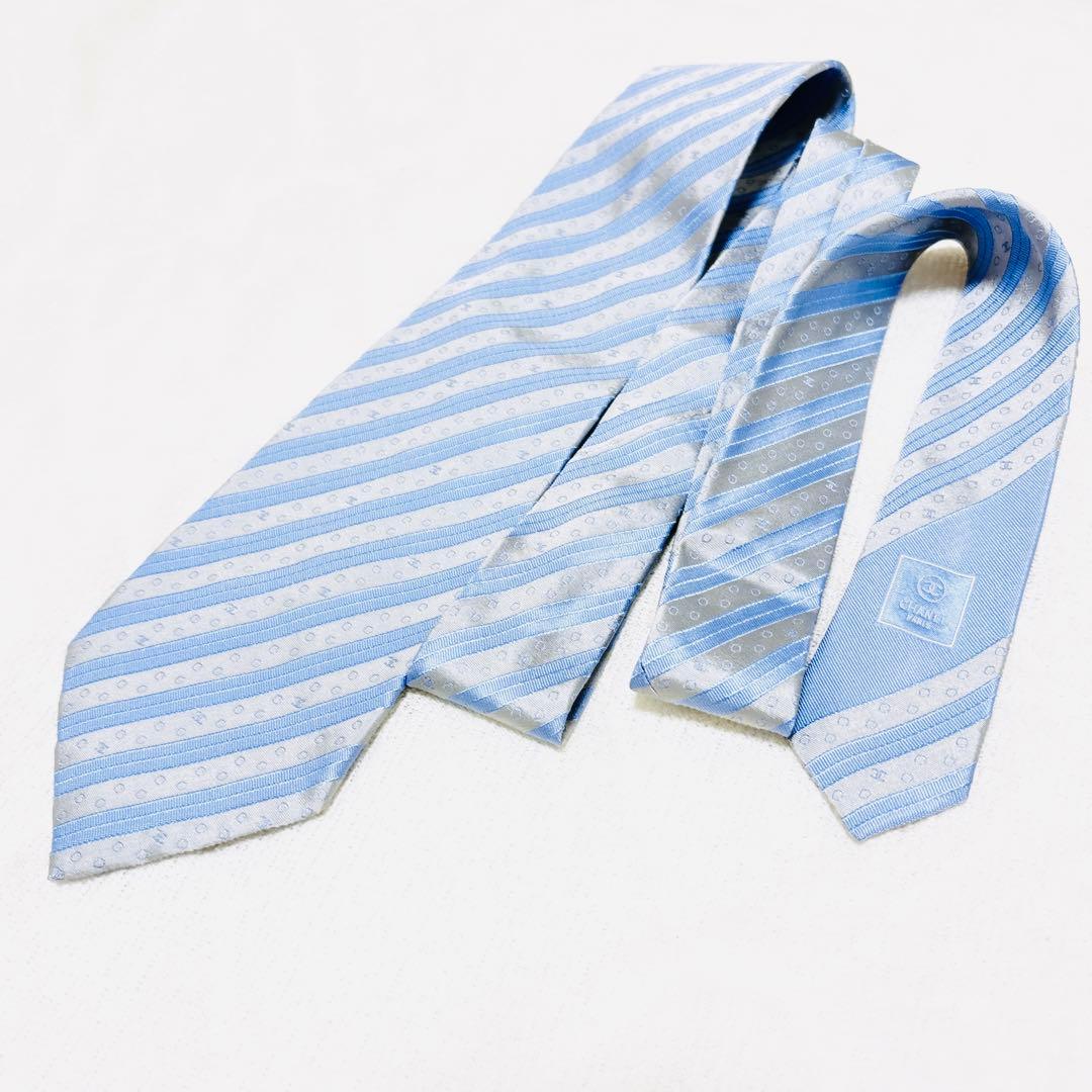 新品級 CHANEL シャネル ココマーク CC 総柄 ネクタイ シルバー 水色