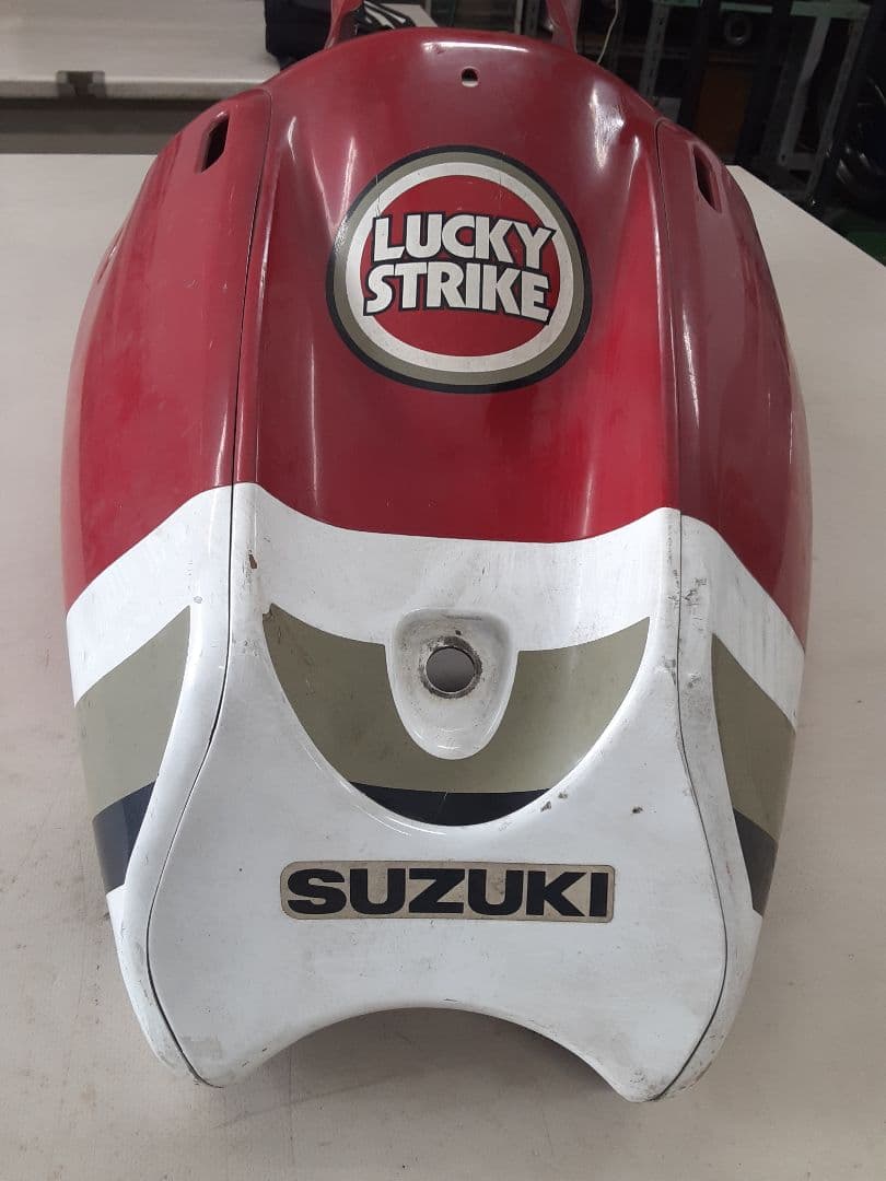 RGV250Γ VJ23A 純正 ラッキーストライク テールカウル 割れなし！