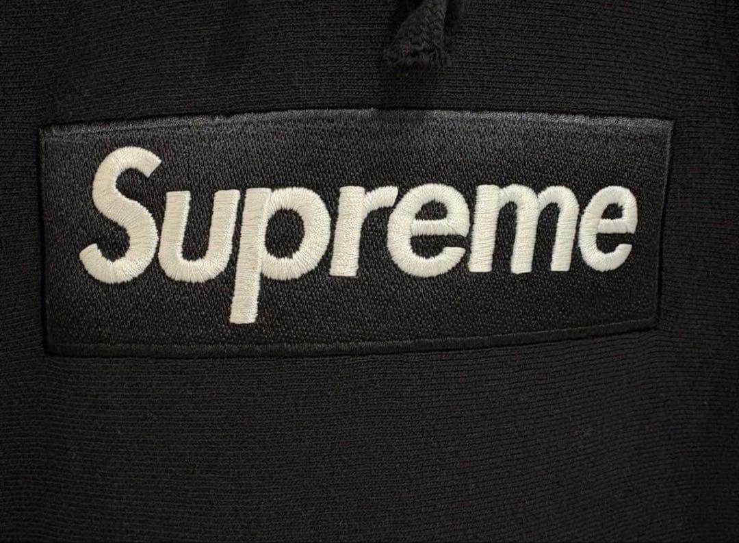 美品希少サイズSupreme パーカー