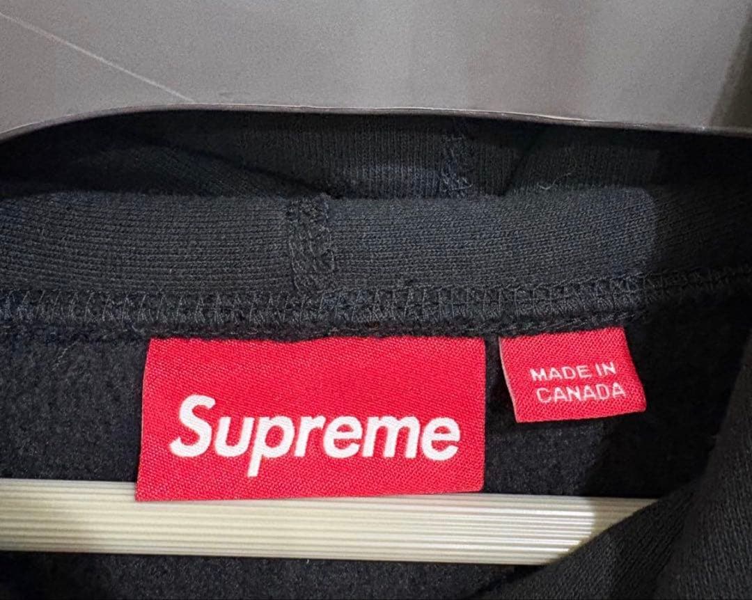 美品希少サイズSupreme パーカー