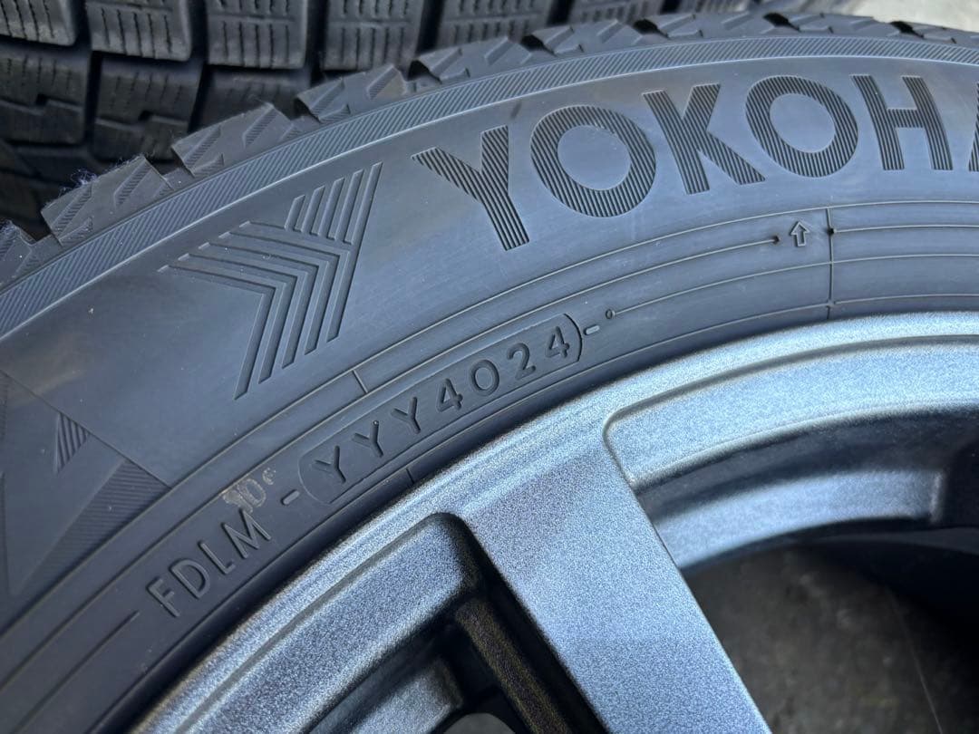 215/55R17バリ山スタッドレスタイヤ4本セット