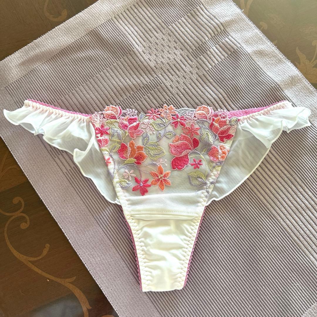 新品未使用タグ付　日本製ワコール上質ライン　サルートキャミソール＆ソングセットL