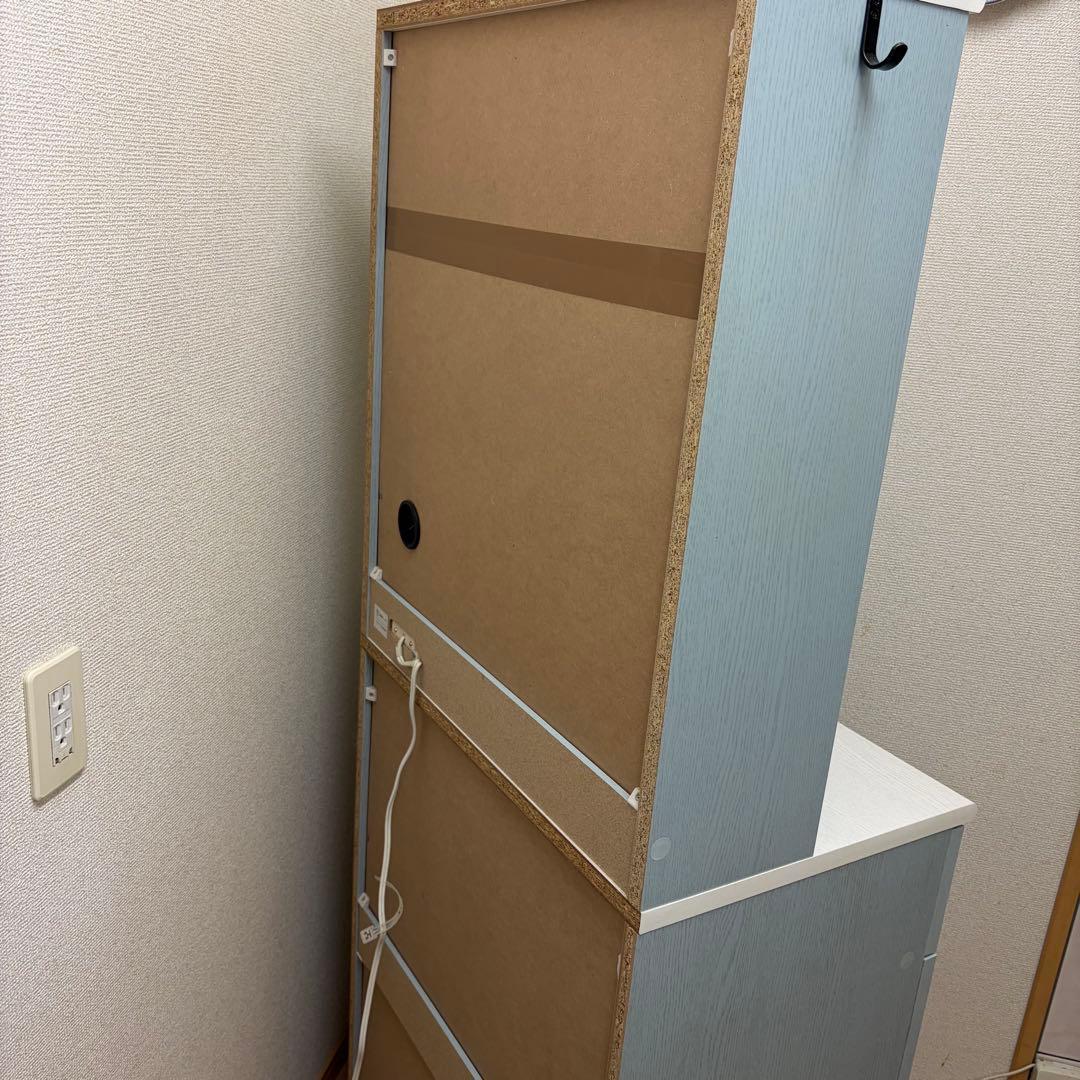 カップボード 幅60 オープンボード 食器棚 扉付き収納コンセント付きカントリー