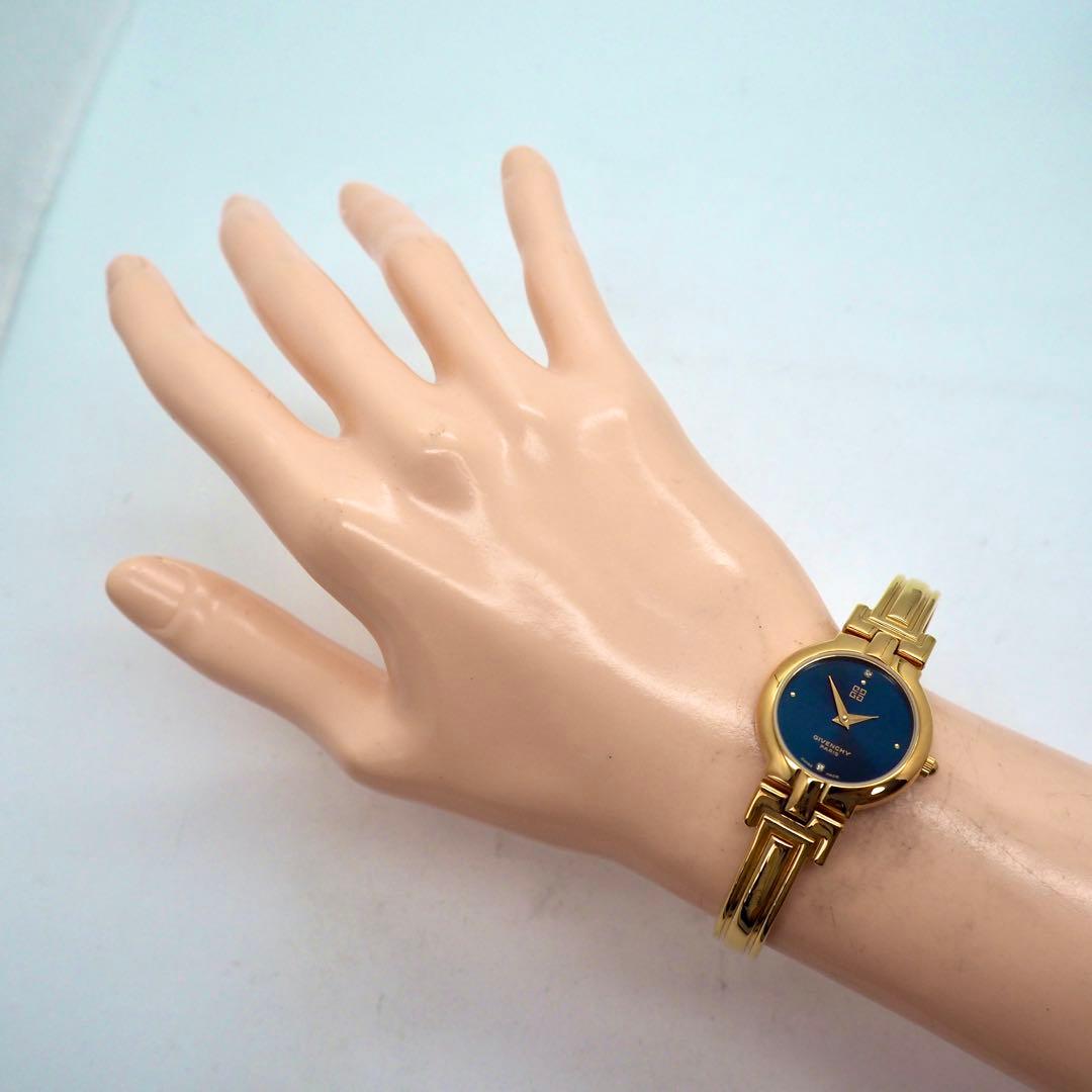 354【美品】GIVENCHY 時計　レディース ゴールド ダイヤ　バングル