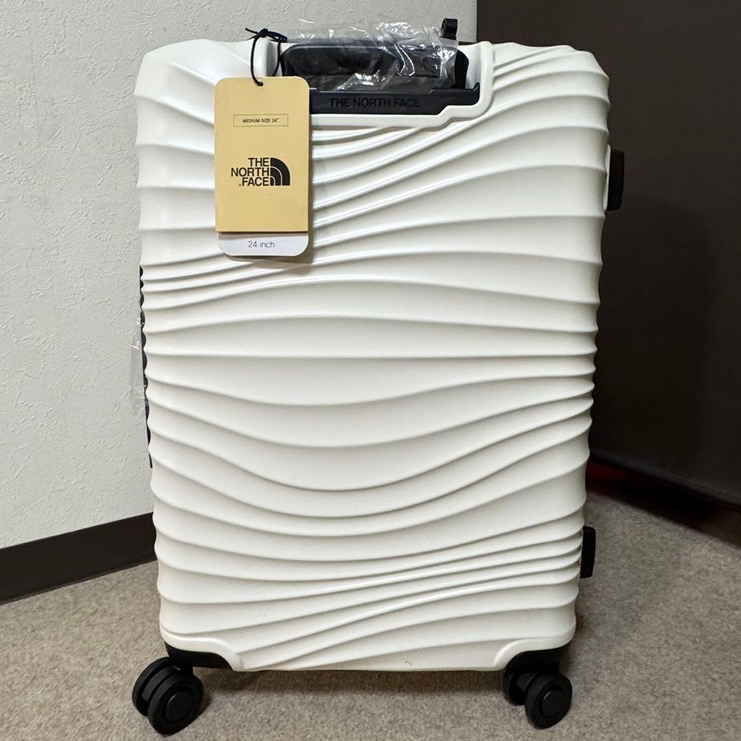 【海外限定】　新品未使用　ノースフェイス　スーツケース　24インチ　キャリー