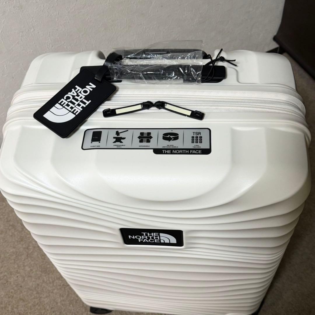 【海外限定】　新品未使用　ノースフェイス　スーツケース　24インチ　キャリー