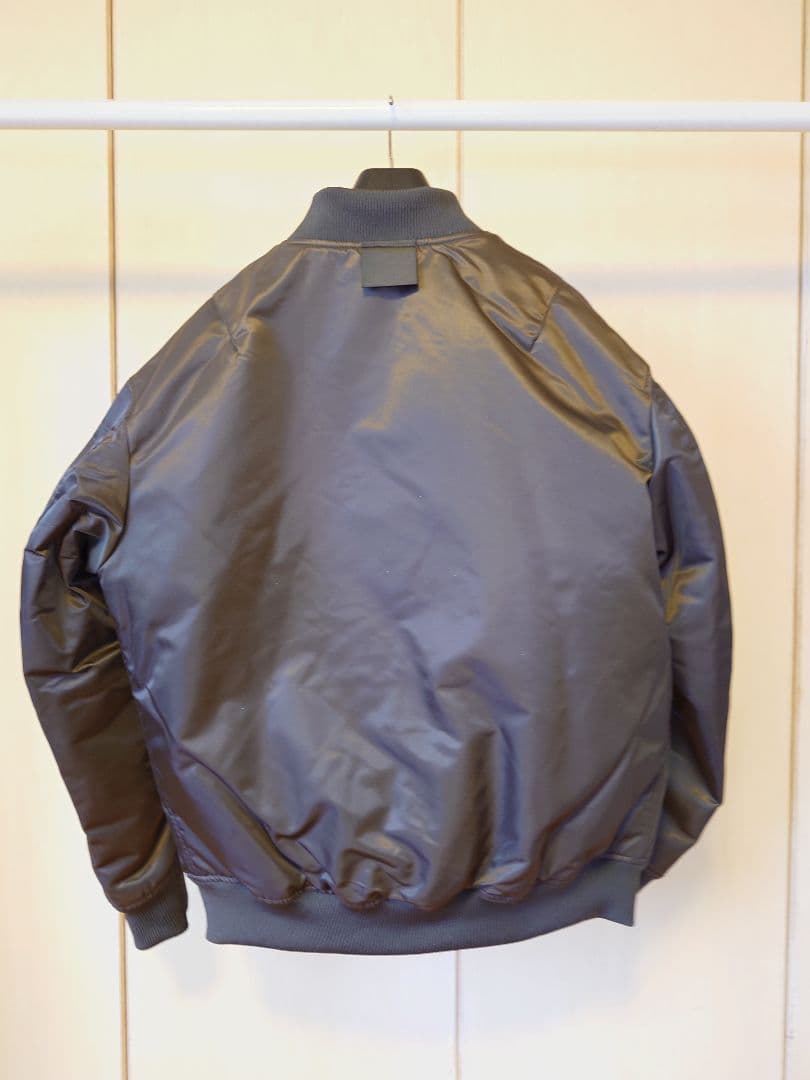 ユニクロ　+J復刻版ハイブリッドダウンオーバーサイズMA1 グレイ