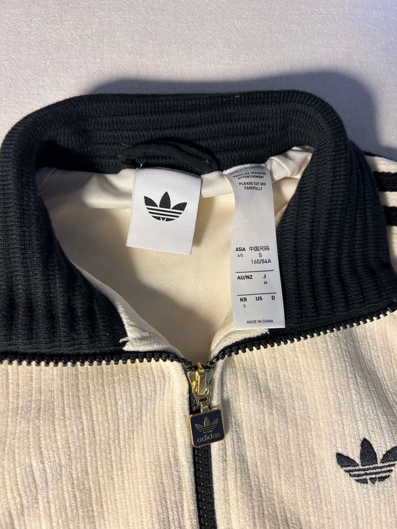adidas originalコーデュロイトラックジャケット ホワイト