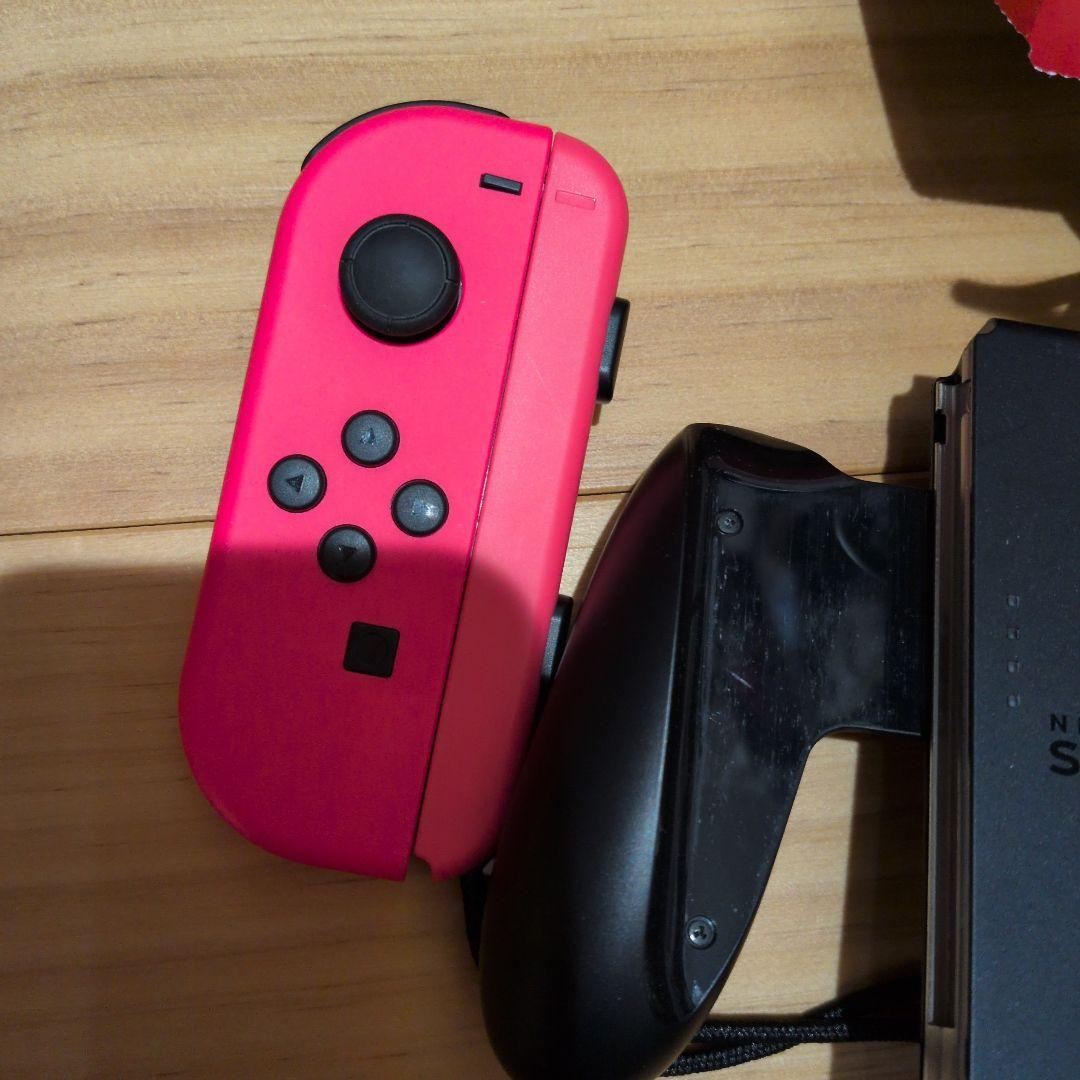Nintendo Switch 本体および周辺機器ジョイコン付き
