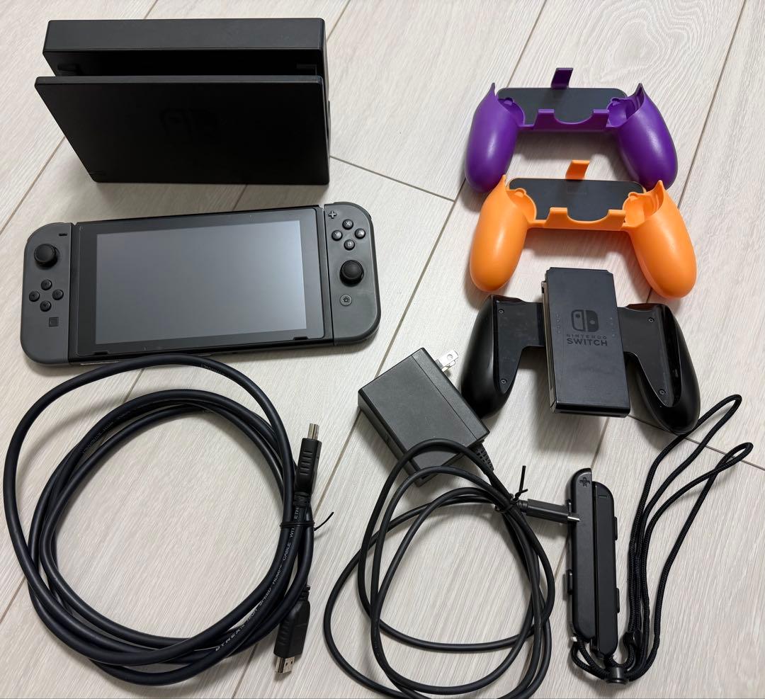 Nintendo Switch グレー 新モデル　テーブルモードは液晶に難あり