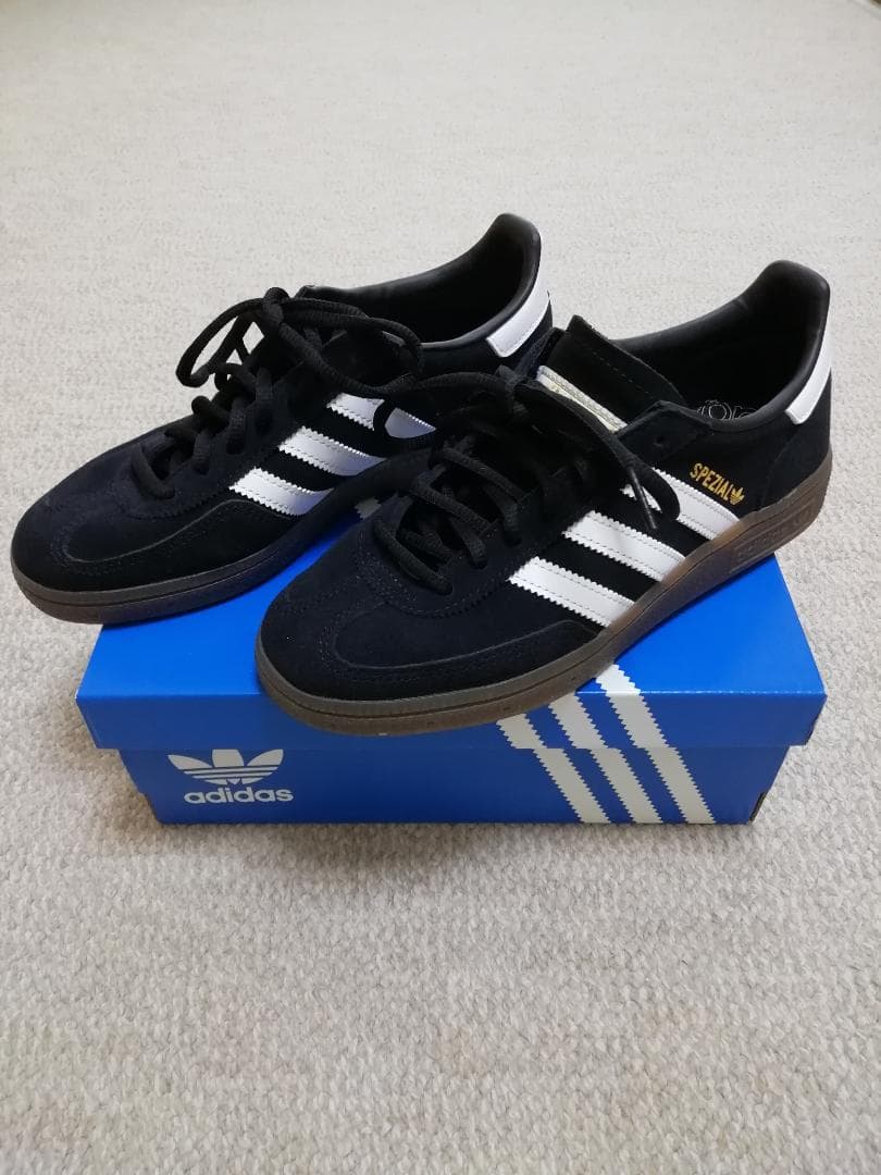 adidas　HANDBALL SPEZIAL 23cm