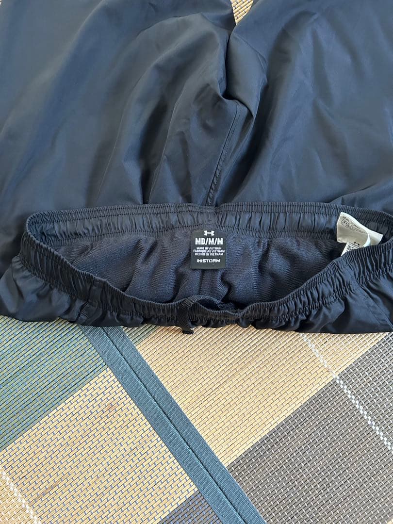 UNDER ARMOUR セットアップレディース　Mサイズ