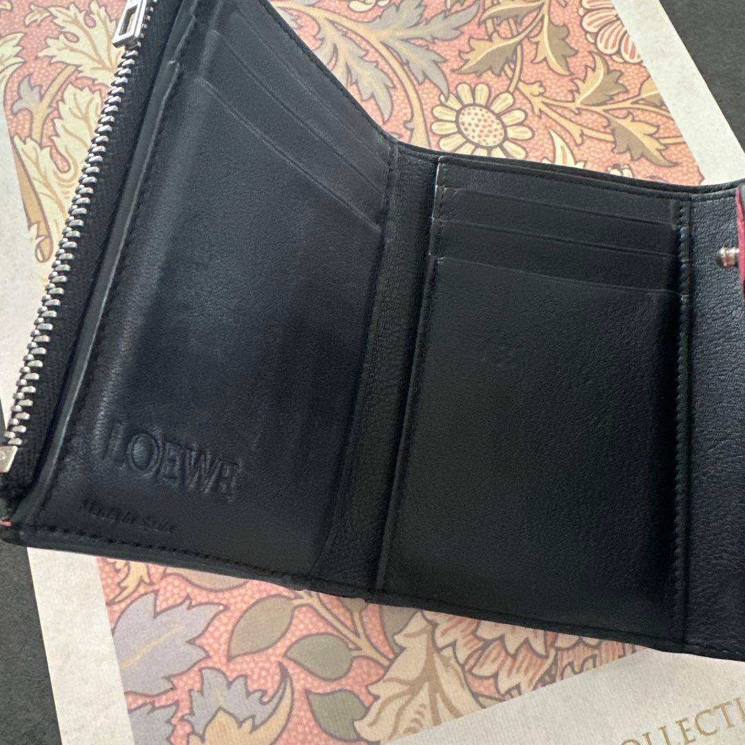 最終値下げ大人気LOEWE 正規品　ロエベ　三つ折り折りたたみ財布ピンク赤レッド
